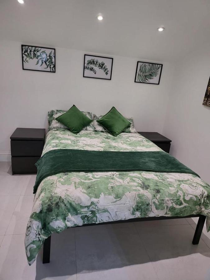 Апартаменти Fancy Basement Flat B Лондон Екстер'єр фото