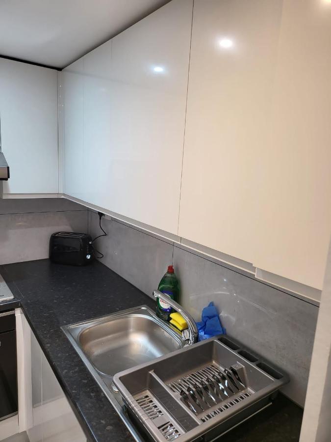 Апартаменти Fancy Basement Flat B Лондон Екстер'єр фото